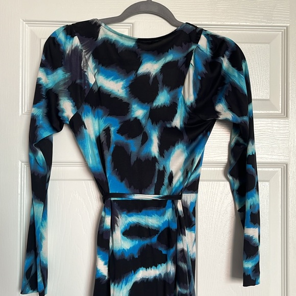 Diane Von Furstenberg Blue Printed Silk Wrap Begona Dress - Picture 7 of 11